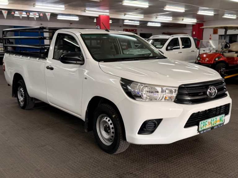 2017 TOYOTA HILUX 2.4 GD S 5MT
